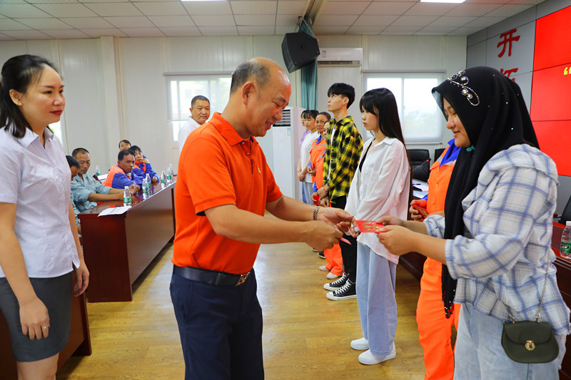 “金秋助學(xué)，圓夢(mèng)明佳！”明佳集團(tuán)黨支部及工會(huì)組織開(kāi)展愛(ài)心助學(xué)活動(dòng)！